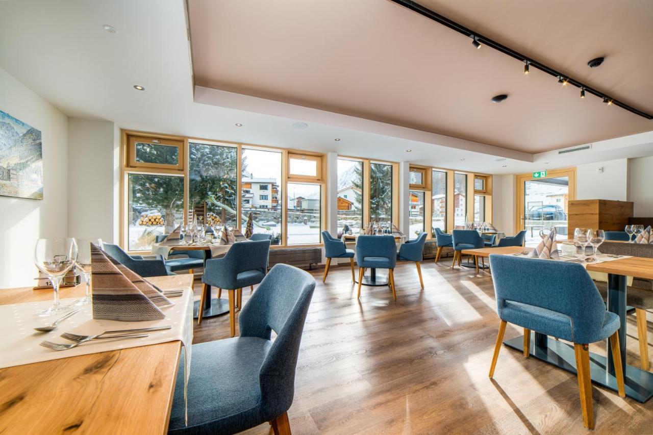 Hotel Kristall Saas-Almagell Ngoại thất bức ảnh